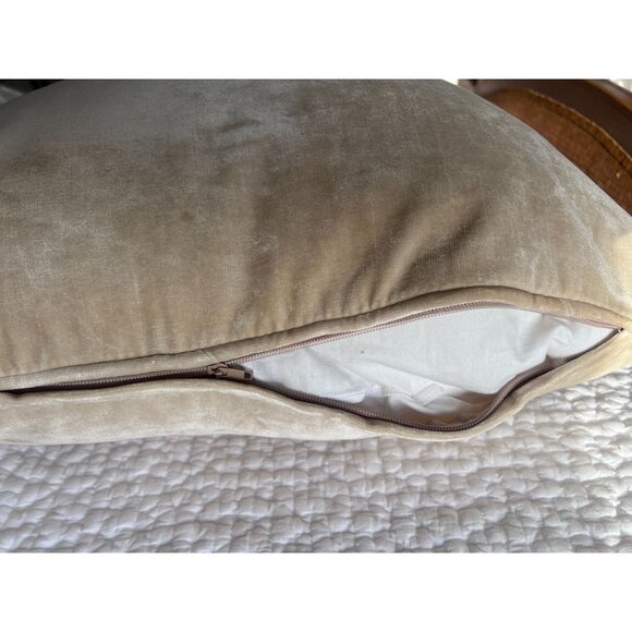 Luxurious Contemporary Cream 18" x 18" Velveteen Accent Pillow Self-Piped - Picture 5 of 7